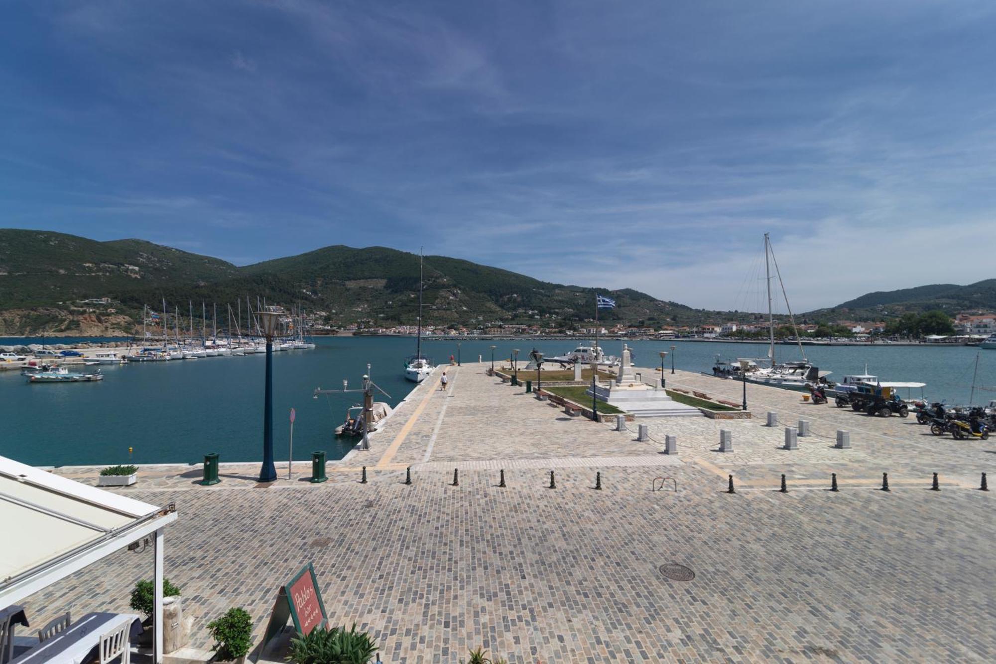 Faros Coastal Apartments Скопелос Экстерьер фото