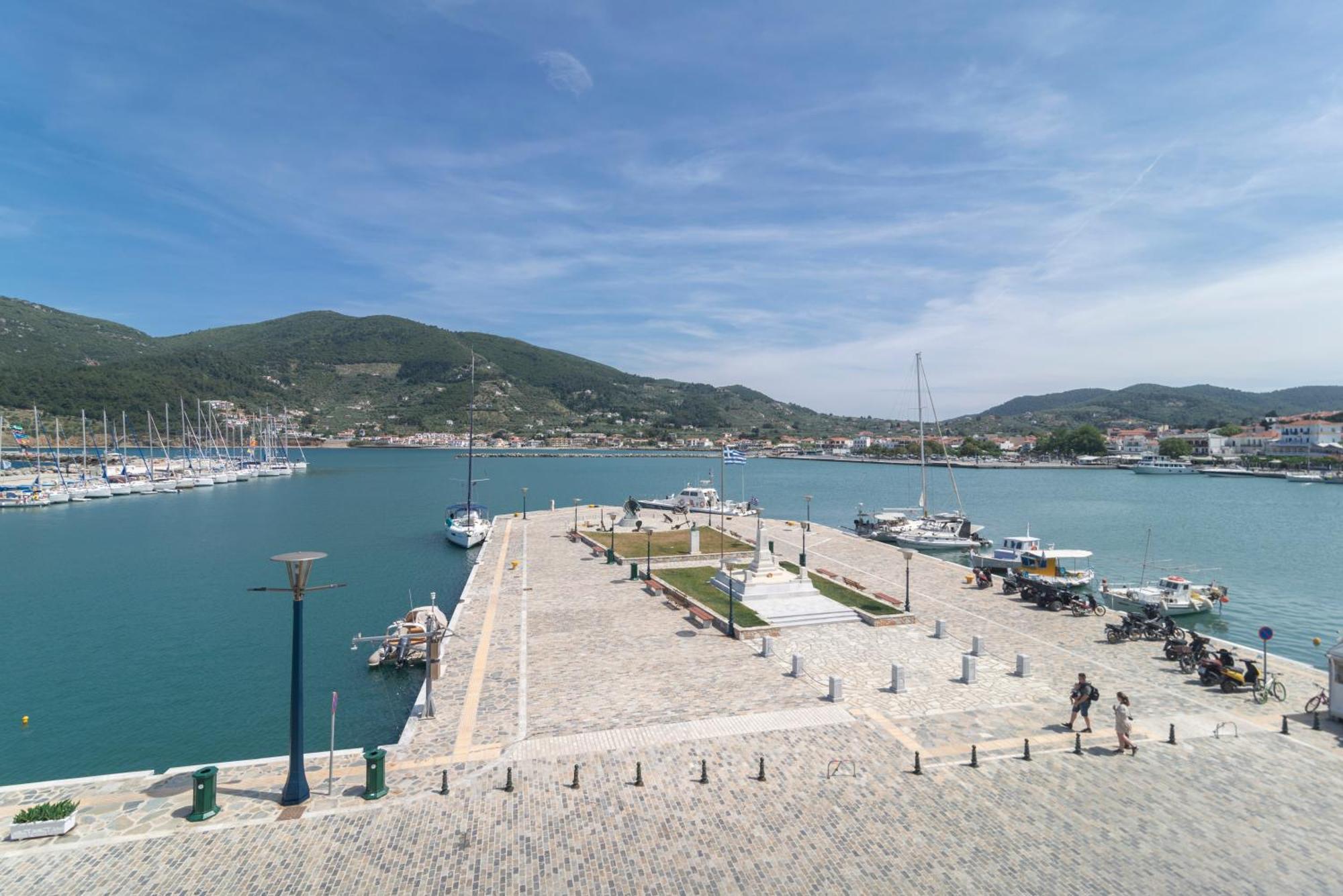 Faros Coastal Apartments Скопелос Экстерьер фото